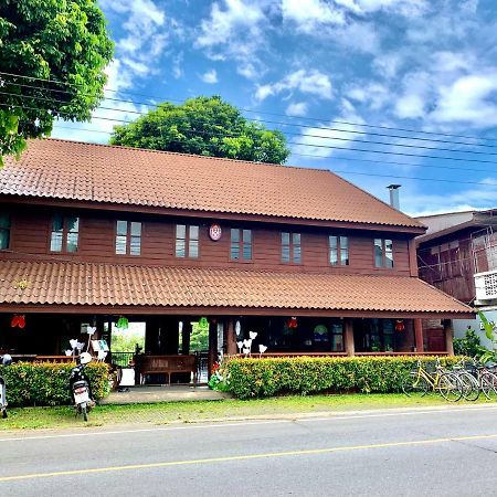 Riverhouse-The Teak House Mae Sariang Eksteriør bilde