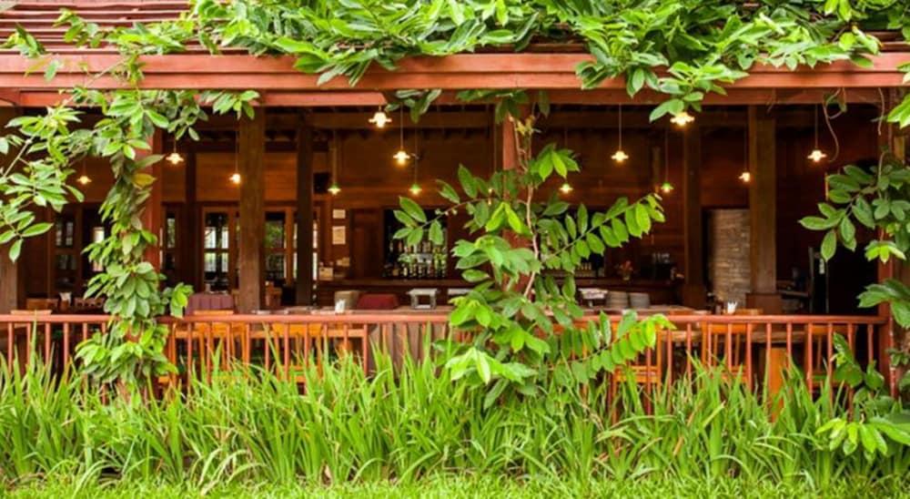 Riverhouse-The Teak House Mae Sariang Eksteriør bilde