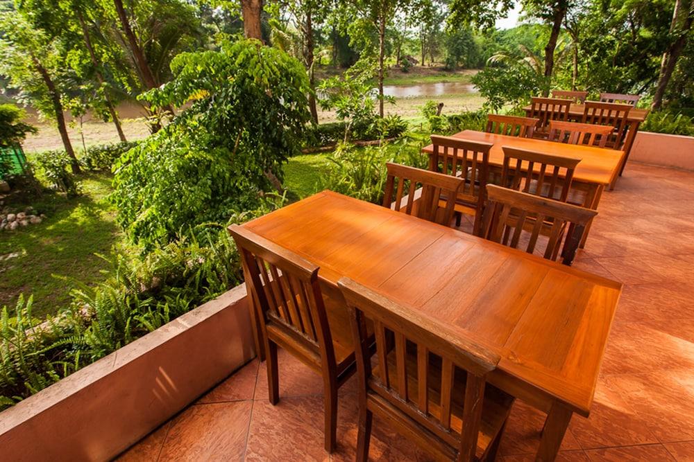 Riverhouse-The Teak House Mae Sariang Eksteriør bilde