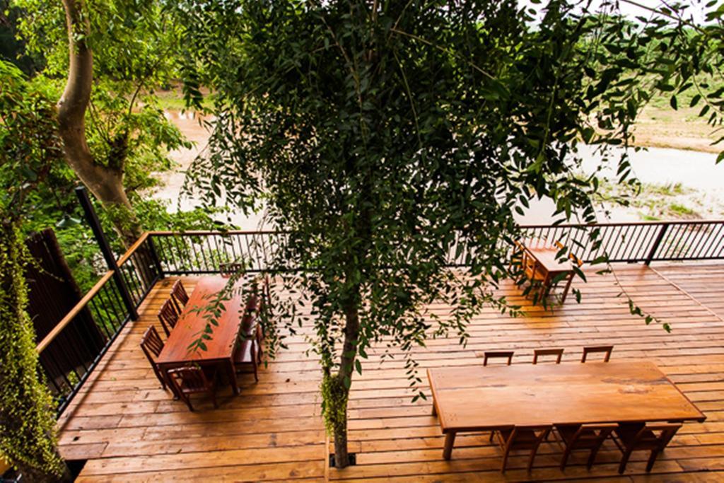 Riverhouse-The Teak House Mae Sariang Eksteriør bilde