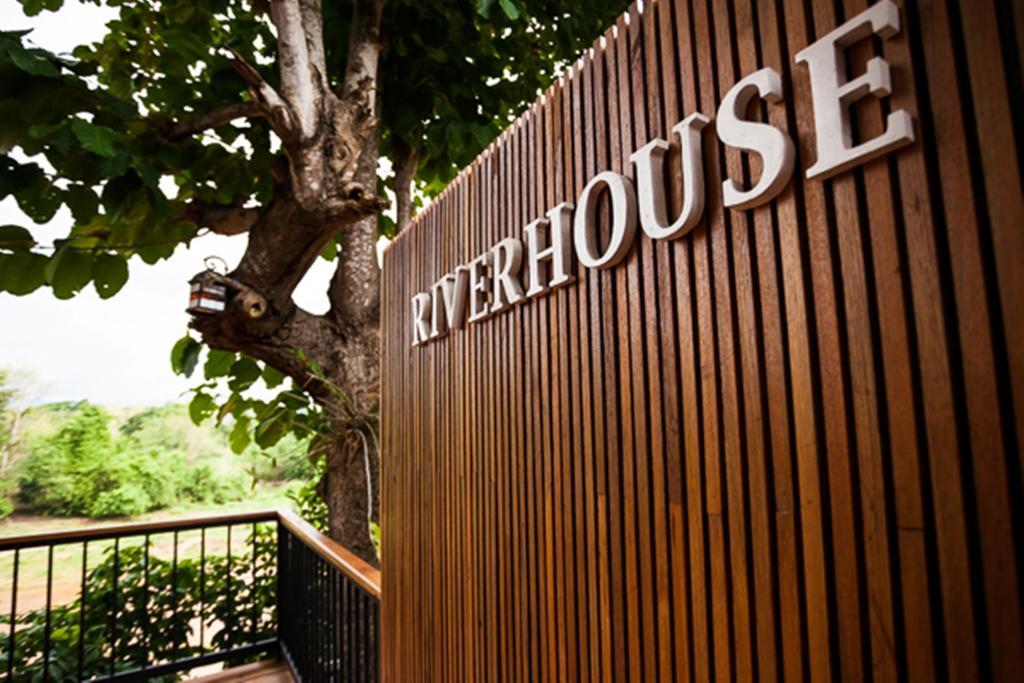 Riverhouse-The Teak House Mae Sariang Eksteriør bilde